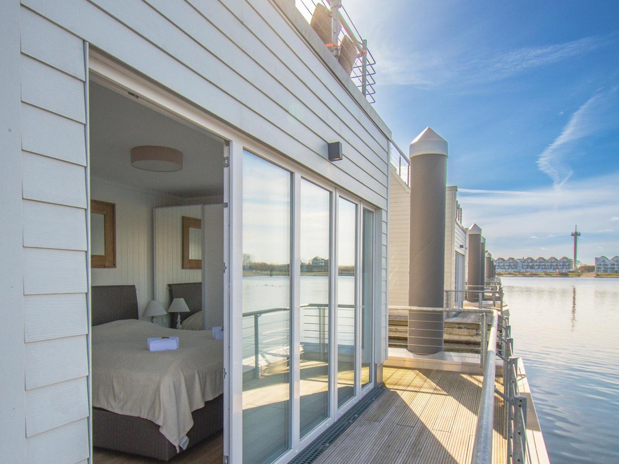 Schwimmendes Haus - An Bord Zwei Hotel Olpenitz Ngoại thất bức ảnh